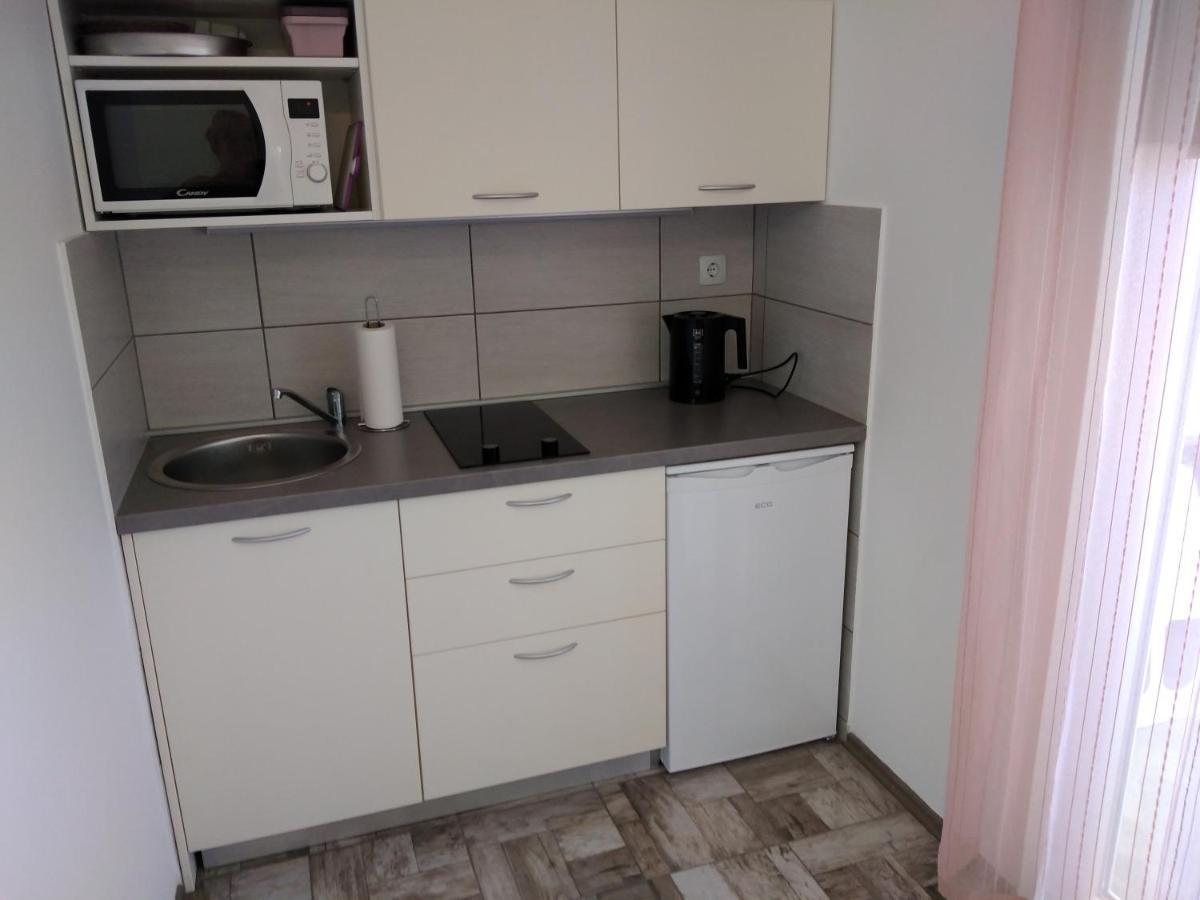 Apartmani Verica Karlobag Exterior foto
