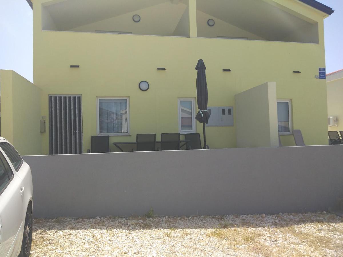 Apartmani Verica Karlobag Exterior foto