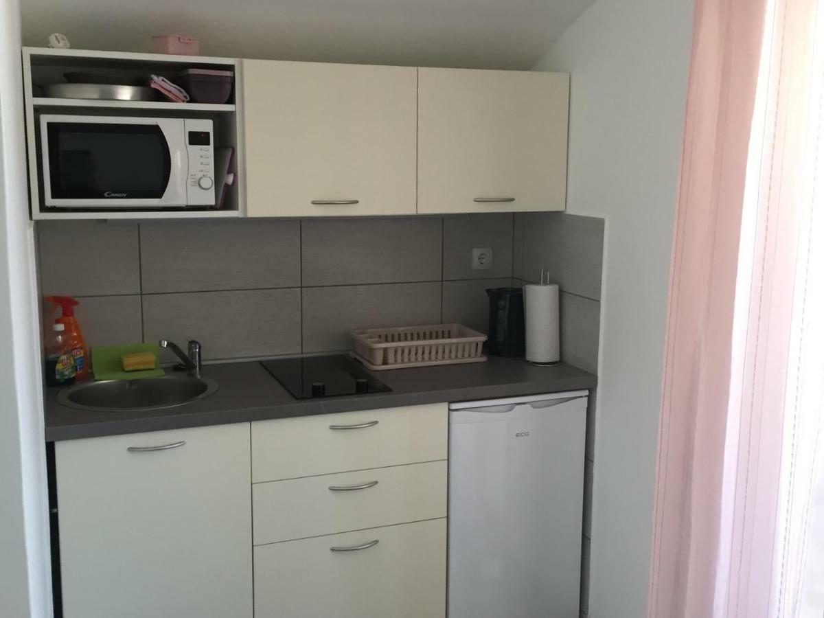Apartmani Verica Karlobag Exterior foto