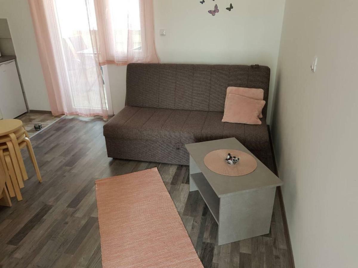Apartmani Verica Karlobag Exterior foto