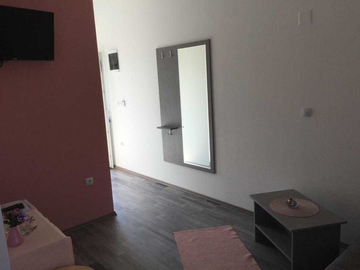 Apartmani Verica Karlobag Exterior foto